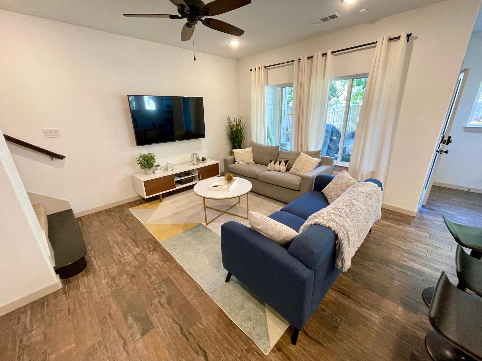 Stylish Townhome Near At&T Stadium, Globe Life, Six Flags & More Arlington Zewnętrze zdjęcie